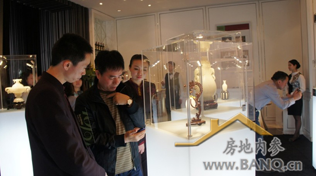 拍卖展9日璀璨揭幕》(分享自 @房地内参)